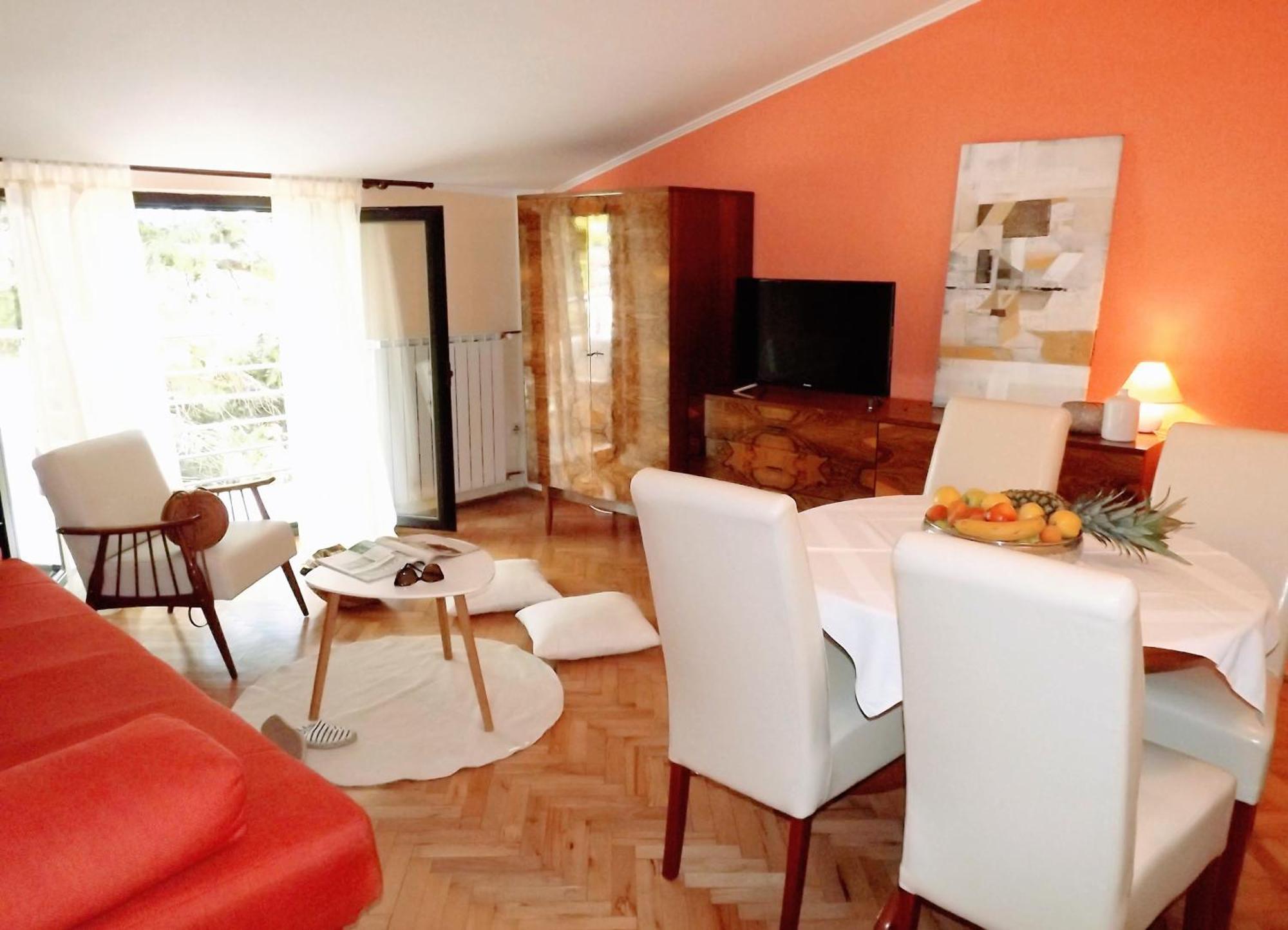 Eva Apartment